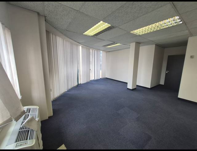 135M² OFFICE TO LET IN BRUMA